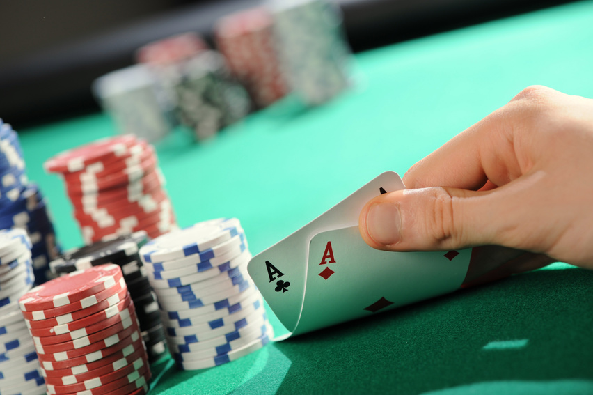 Poker texas hold'em: Two Aces